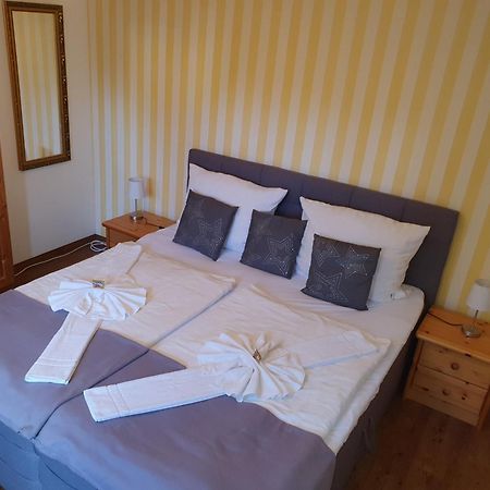 Altstadtcafe Und Pension Хавелберг Екстериор снимка