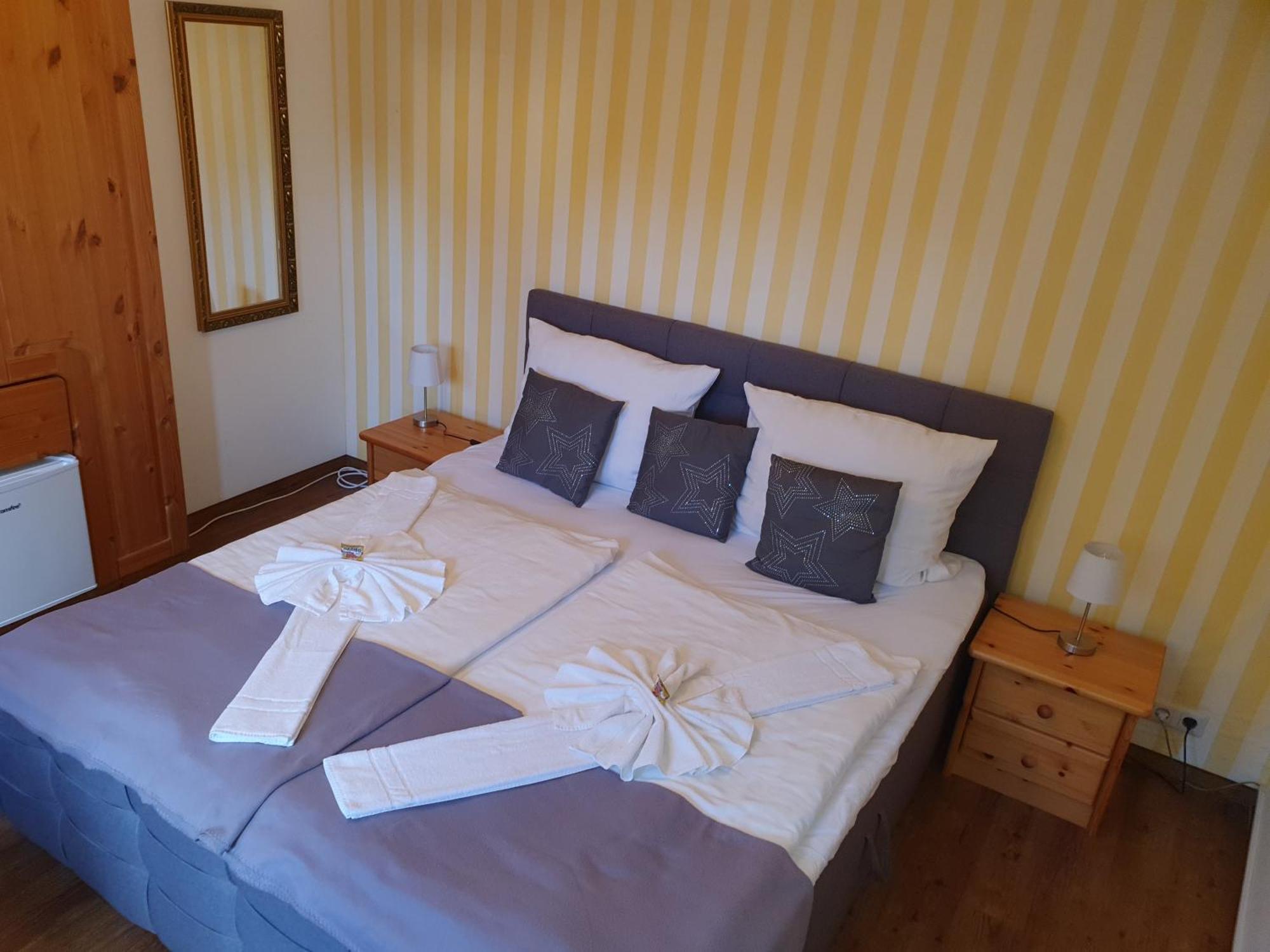 Altstadtcafe Und Pension Хавелберг Екстериор снимка